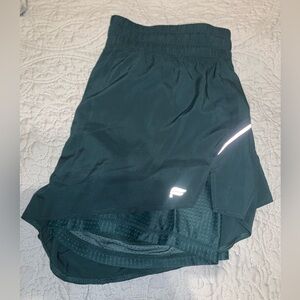 NWT PERFORATED RUN SHORT 5” Deep SeaGreen